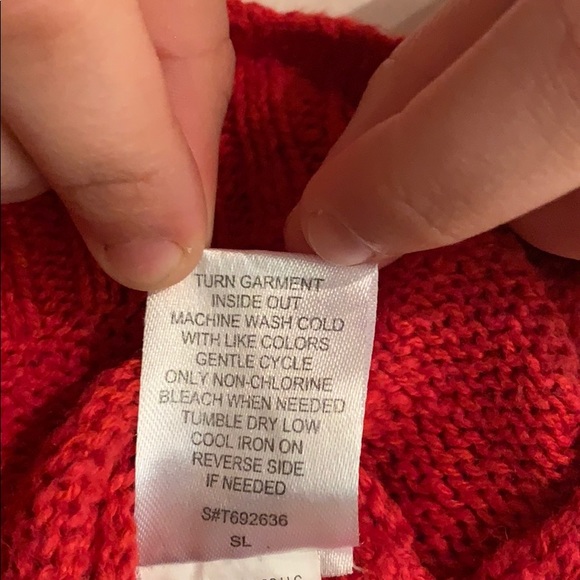 Red and white knitted sweater ( not hand-made) - Picture 5 of 8